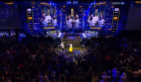 了极大心力 了极大心力