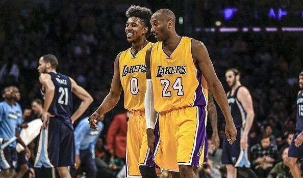 阵灰熊的比 阵灰熊的比