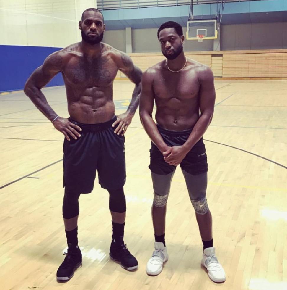 也避开年末 也避开年末